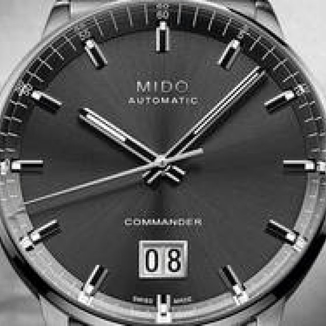 ブランド創立100周年を記念する「コマンダー ビッグデイト」 ギャラリー｜MIDO