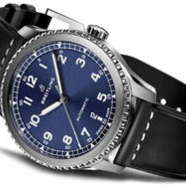 新たなパイロットウォッチ・コレクション「ナビタイマー８」をリリース｜BREITLING　ギャラリー