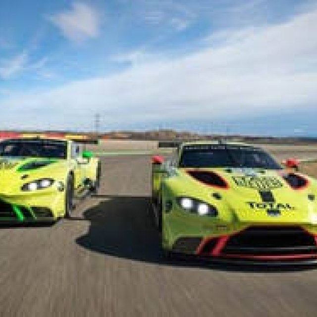 初のアストンマーティン スペシャルエディション｜TAG Heuer ギャラリー