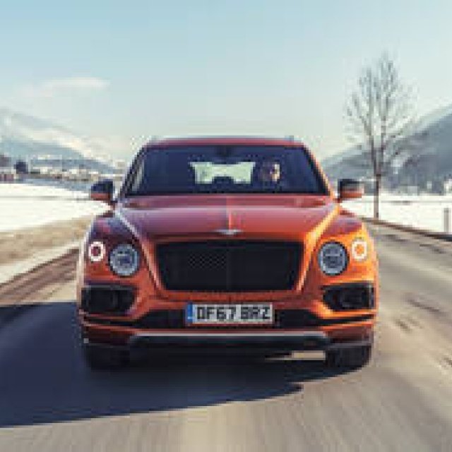 ベントレー ベンテイガ V8に試乗｜Bentley ギャラリー