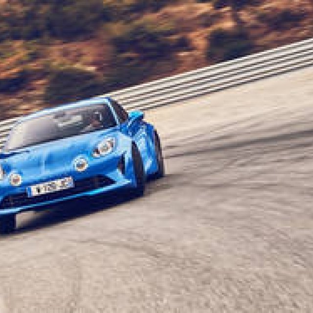 復活した「アルピーヌ A110」を50台限定で販売｜Alpine