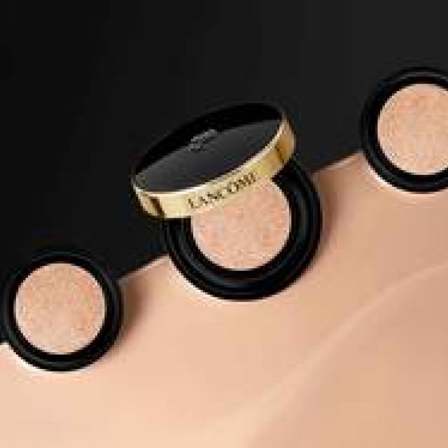 話題の“ウルトラファンデ”がクッションタイプになって登場｜LANCÔME　ギャラリー