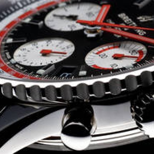 初のカプセルコレクション「ナビタイマー 1 エアラインエディション」｜BREITLING ギャラリー