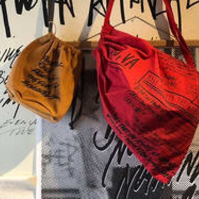 内田洋一朗氏（MOGNO6.）のアートワークが光るオリジナルバッグ｜VIVO,VA ギャラリー