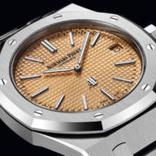 新たな魅力を魅せるロイヤル オーク・“ジャンボ”エクストラ シン｜AUDEMARS PIGUET　ギャラリー