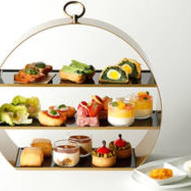 アルマーニが贈る、スペシャルなアフタヌーンティとアペリティーボ｜ARMANI　ギャラリー