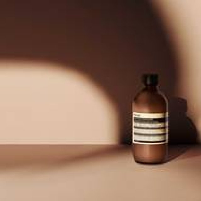 イソップ初！ミルクベースのフェイシャルクレンザー登場｜Aēsop　ギャラリー