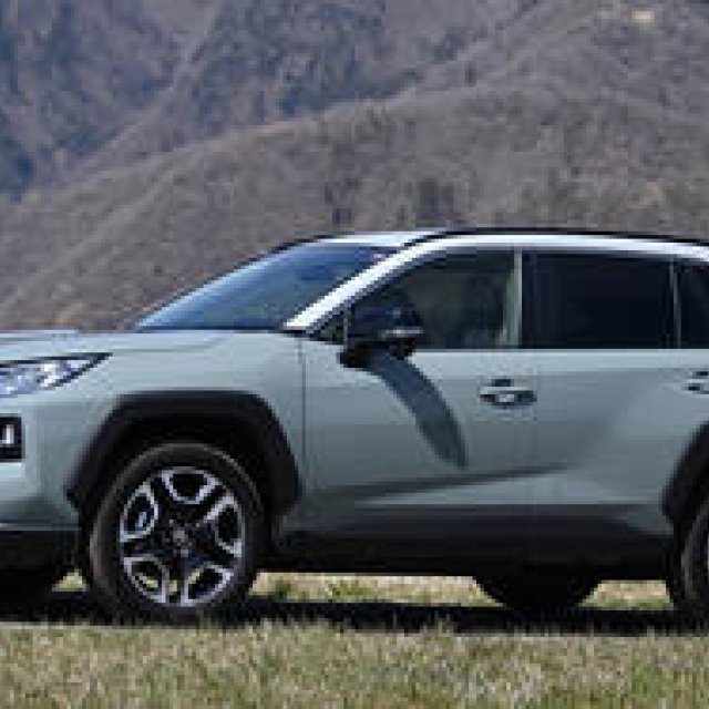 新型トヨタRAV4に試乗｜Toyota ギャラリー