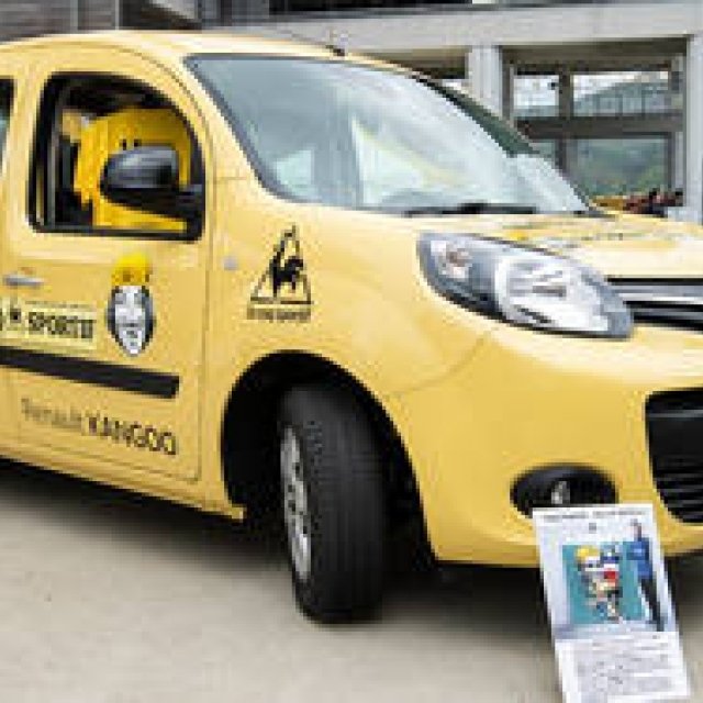 フランス発の“走る”ブランド、ルノー×ルコックスポルティフがタッグ｜Renault x Le Coq Sportif ギャラリー