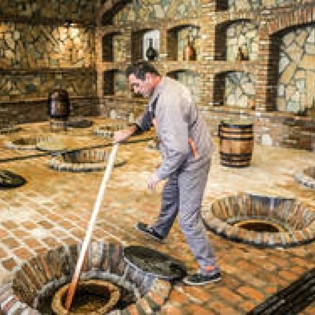 ジョージアワインは、寛容、である。｜LOUNGE