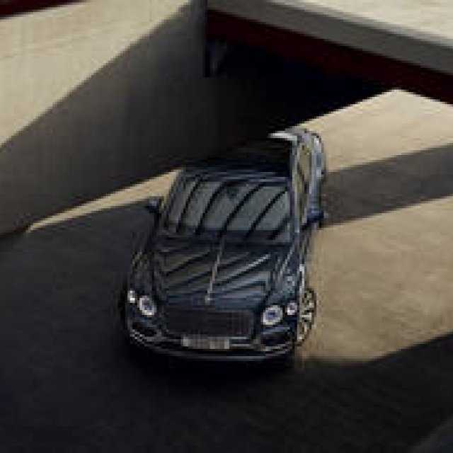 フルモデルチェンジしたベントレーの快速サルーン「フライングスパー」がデビュー｜Bentley