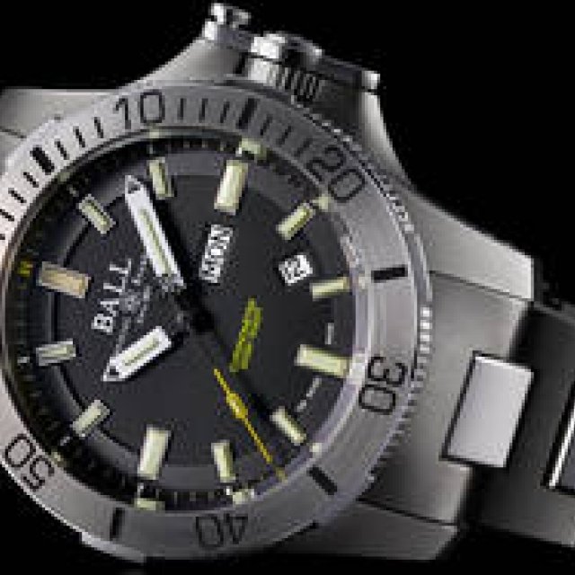 80,000A/mの高耐磁性を実現したダイバーズ「サブマリン ウォーフェア」｜BALL WATCH ギャラリー