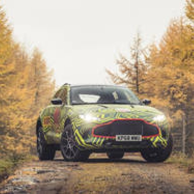 アストン・マーティン初のSUVの正式名称を「DBX」に決定｜Aston Martin ギャラリー