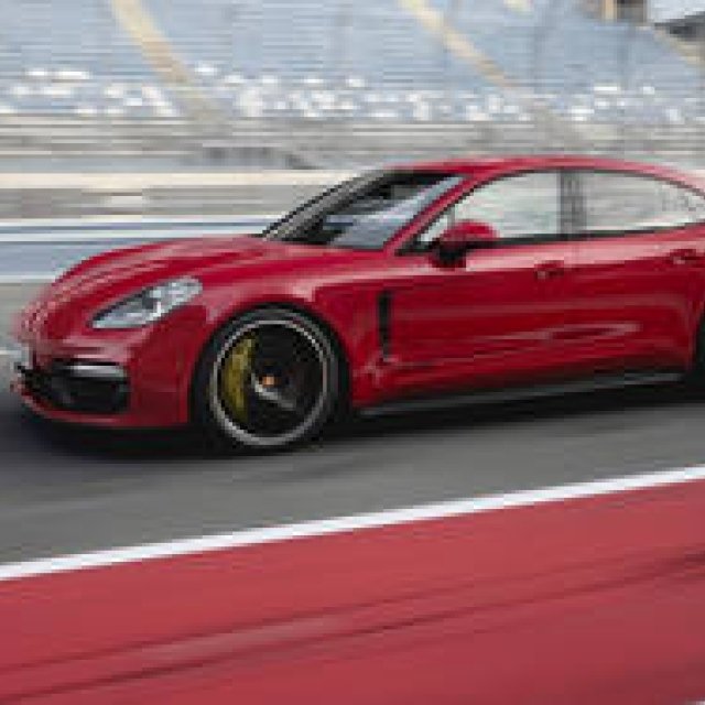 ポルシェ パナメーラにパワフルな新型GTSを追加｜Porsche ギャラリー