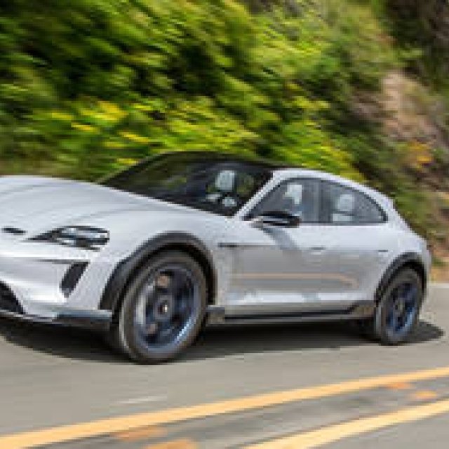 ポルシェ「ミッションE クロスツーリスモ」を市販化｜Porsche ギャラリー
