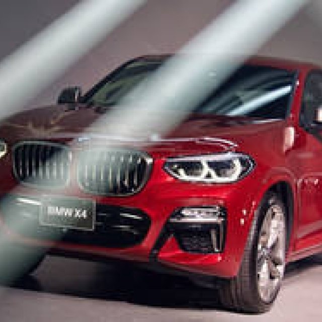 BMWが新型スポーツア クティビティ クーペ「X4」を発表｜BMW ギャラリー