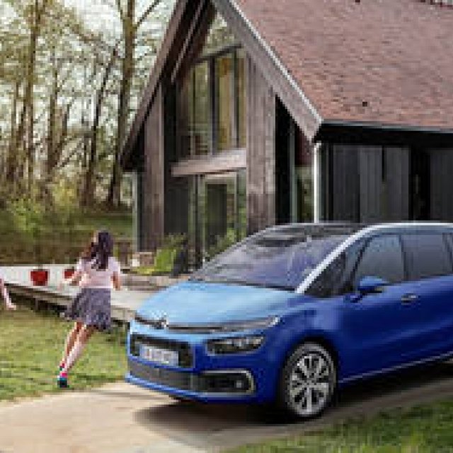 シトロエン「C4ピカソ」が「C4スペースツアラー」へと名称を変更｜Citroen ギャラリー