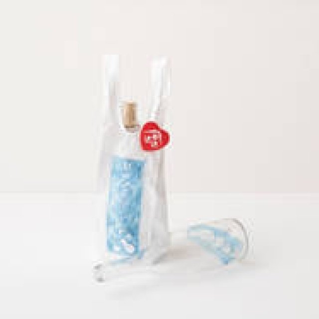 ワインボトルや焼酎の五合瓶を入れるのに最適。新作は「ボトルバッグ」｜新吉原