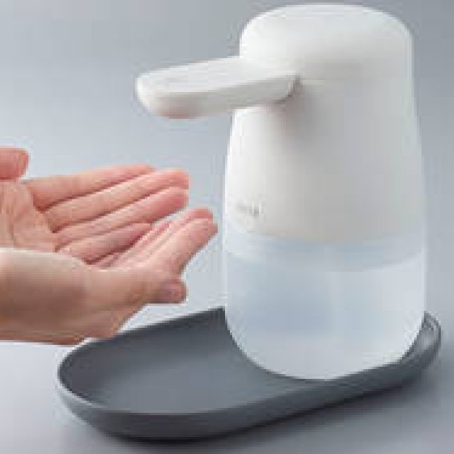 手をかざすと消毒液を自動で噴射。アルコールディスペンサー「テッテ」｜KINGJIM