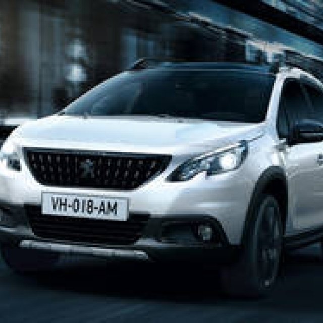 ブラックで精悍さを強調するプジョー2008の特別モデル｜Peugeot