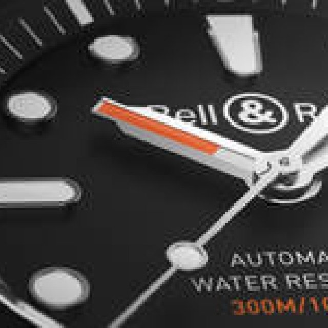ベル＆ロス自社開発のブラックハイテクセラミック製ダイバーズウオッチ｜Bell & Ross