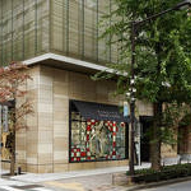 イタリア発のカジュアルウェアブランド「リプレイ」をフォーカスするポップアップ開催｜BARNEYS NEW YORK