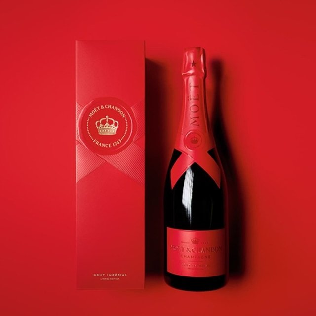 人と人のつながりを象徴する 「赤」を纏ったモエ・エ・シャンドン