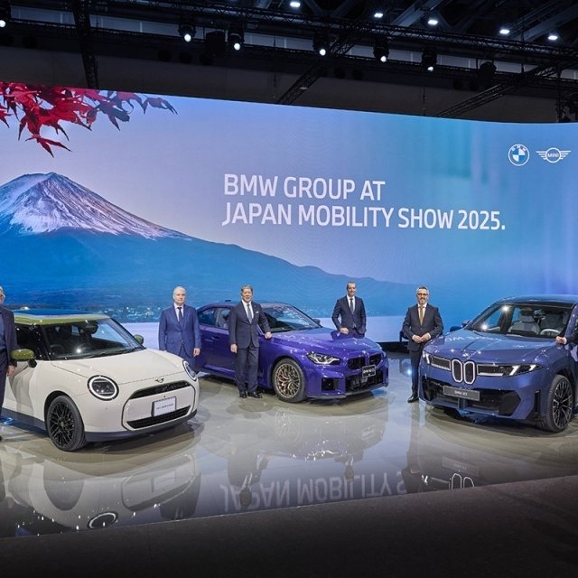 BMW、モビリティショーで最新の「ノイエ・クラッセ」モデルをアジア初披露