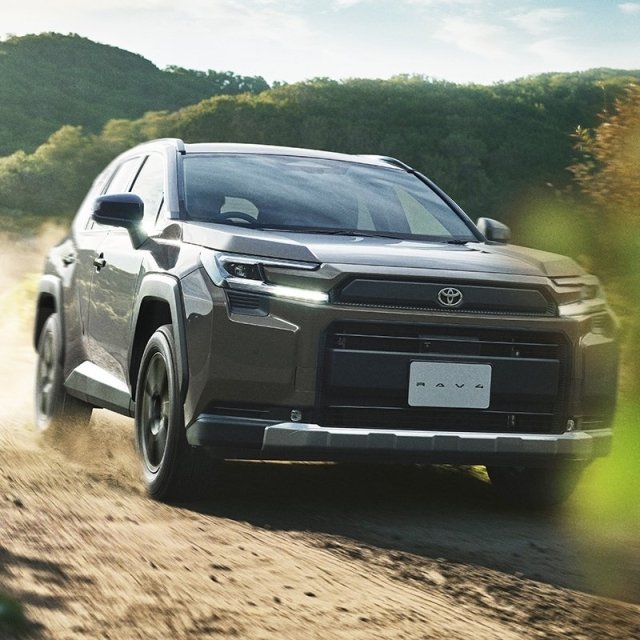 ハイブリッドモデルとなった新型RAV4が発売