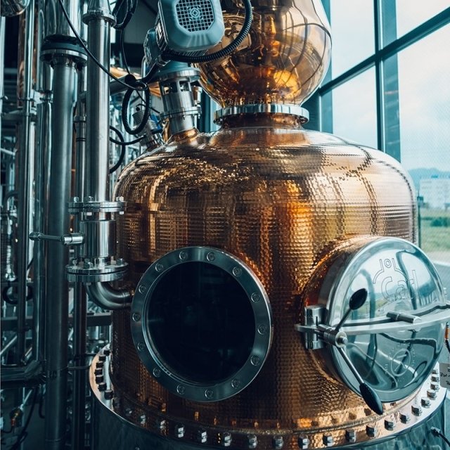 京都府亀岡市に誕生した新蒸溜所が明かす、世界が「季の美」を選ぶ理由