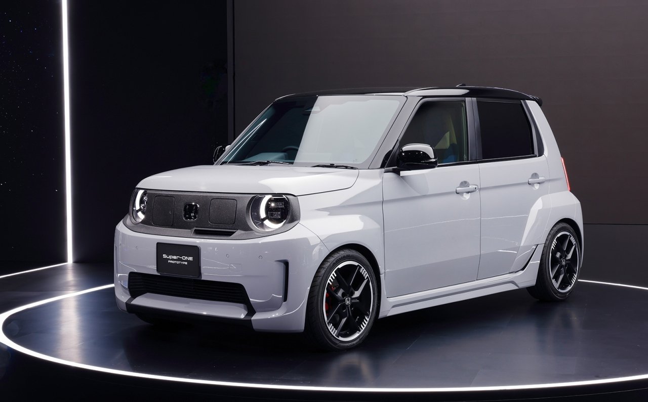 モビリティショーで2027年度発売予定のBEV「ホンダ 0 α」をワールドプレミア