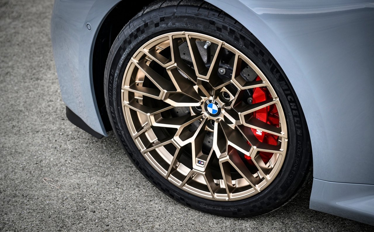 BMW、モビリティショーで最新の「ノイエ・クラッセ」モデルをアジア初披露