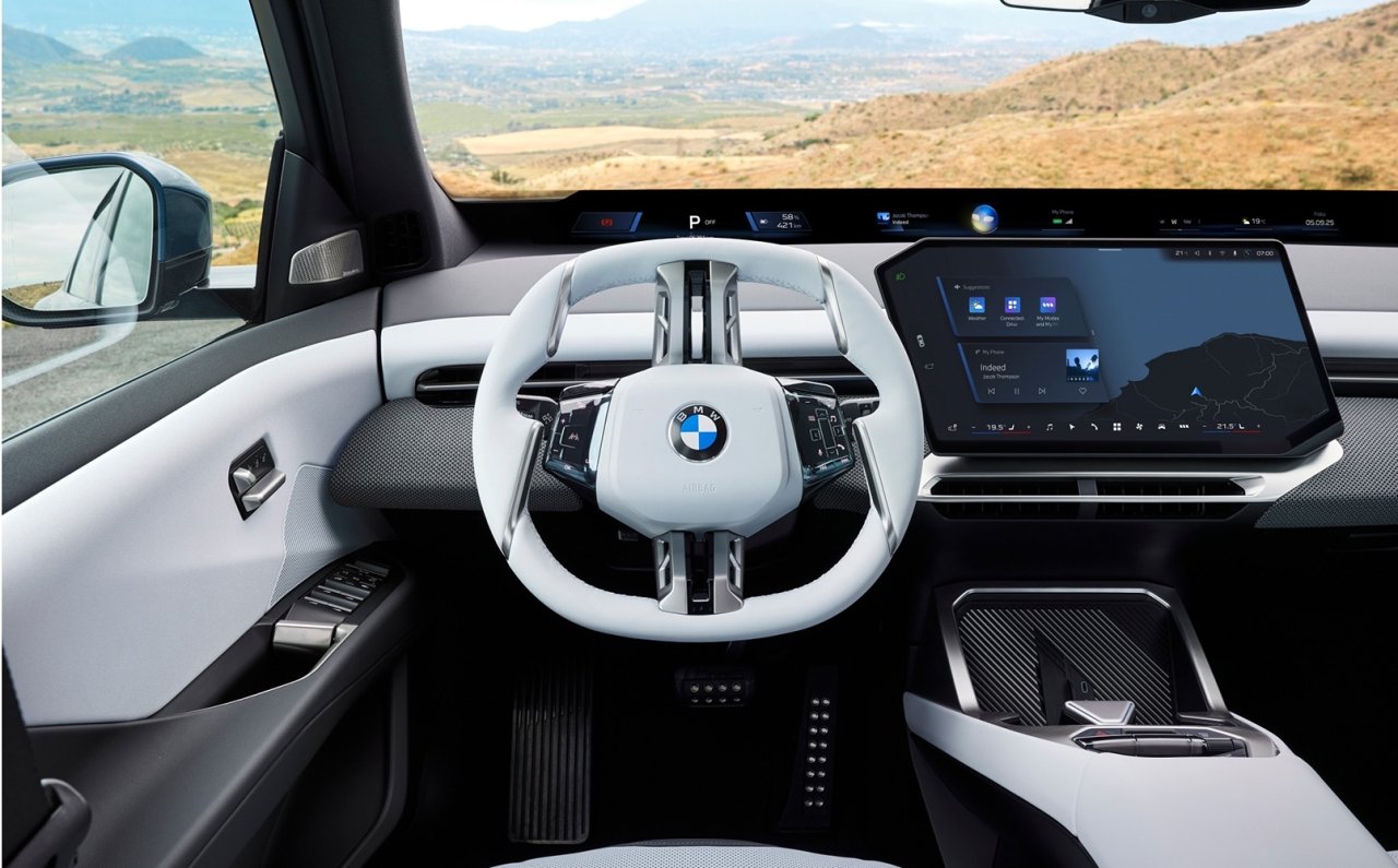 BMW、モビリティショーで最新の「ノイエ・クラッセ」モデルをアジア初披露