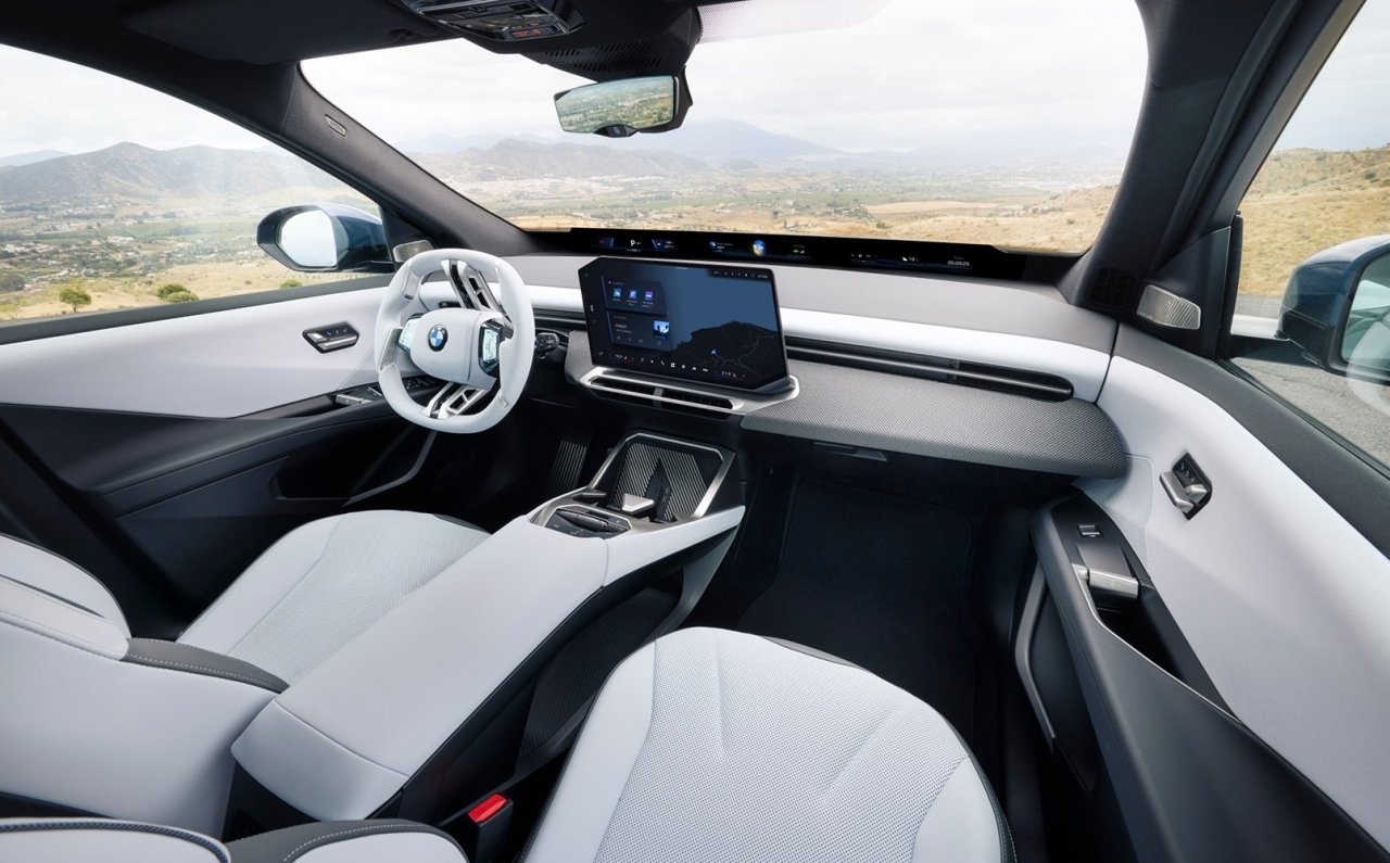 BMW、モビリティショーで最新の「ノイエ・クラッセ」モデルをアジア初披露