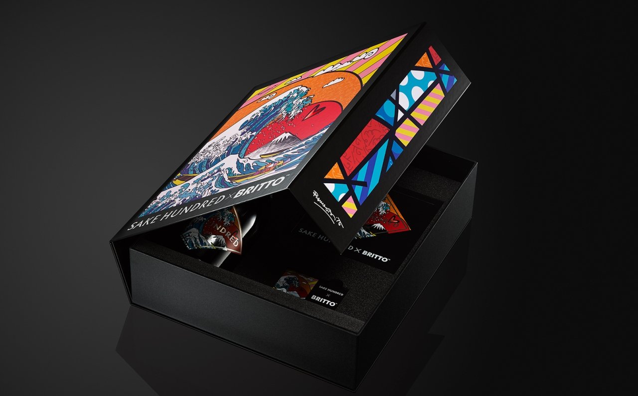 なぜ、日本酒にアートボトルが必要なのか？　SAKE HUNDRED「百光」初の5年熟成をロメロ・ブリット氏が彩る