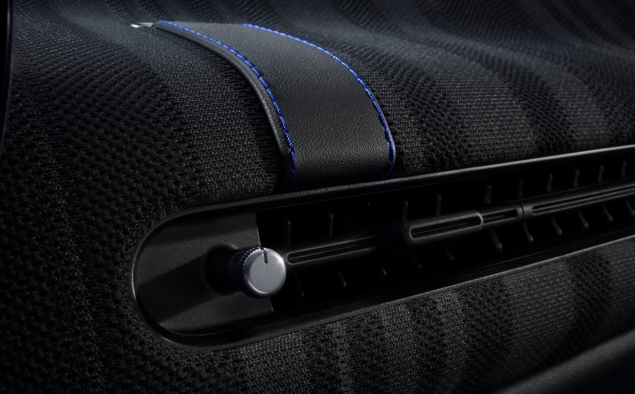 BMW、モビリティショーで最新の「ノイエ・クラッセ」モデルをアジア初披露