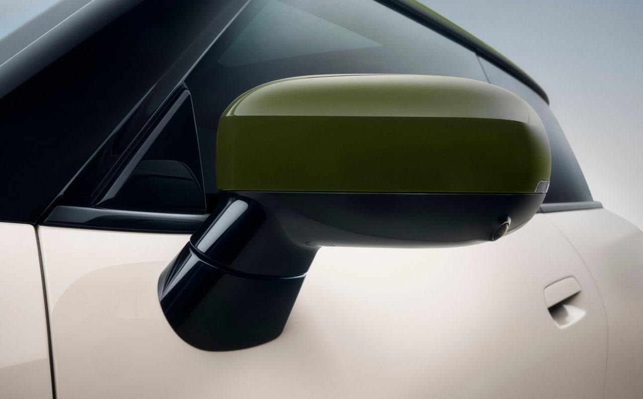 BMW、モビリティショーで最新の「ノイエ・クラッセ」モデルをアジア初披露