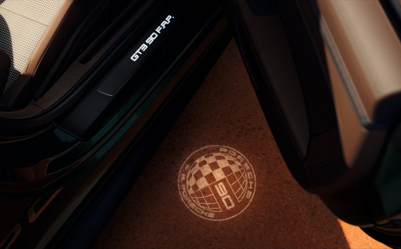 生誕90周年を迎えたF.A.ポルシェに敬意を表する90台限定のコレクターズカー