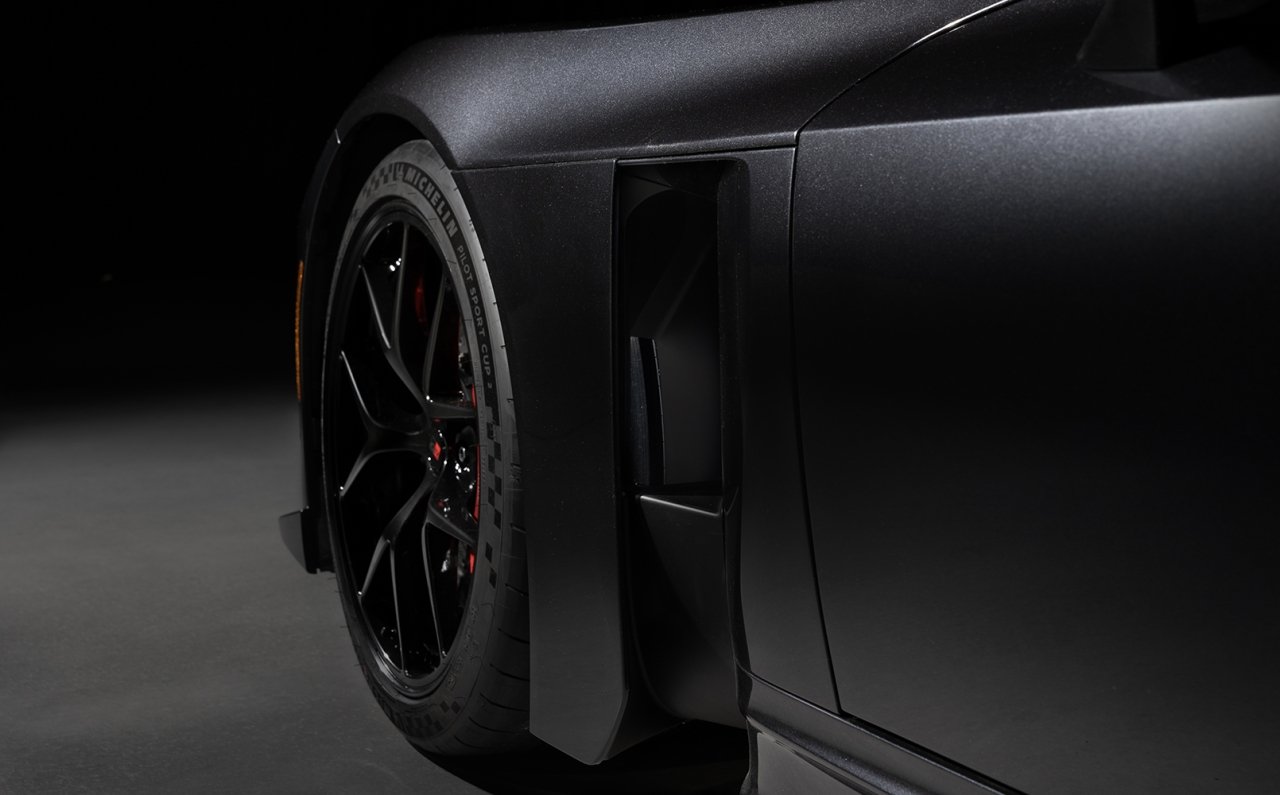 「トヨタ 2000GT」「レクサス LFA」に続く3台のフラッグシップスポーツカーを世界初披露