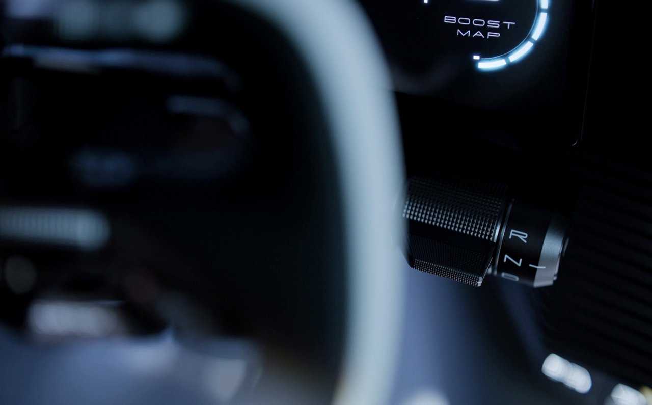 「トヨタ 2000GT」「レクサス LFA」に続く3台のフラッグシップスポーツカーを世界初披露