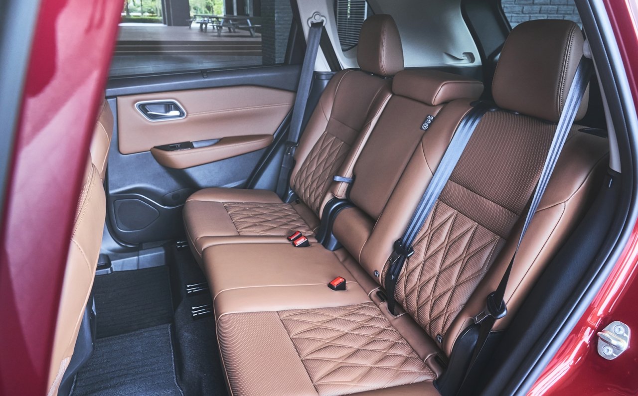 本物を知る2人が語る、エクストレイルという選択。タフネスとエレガンスを兼ね備えた本格SUVの真価