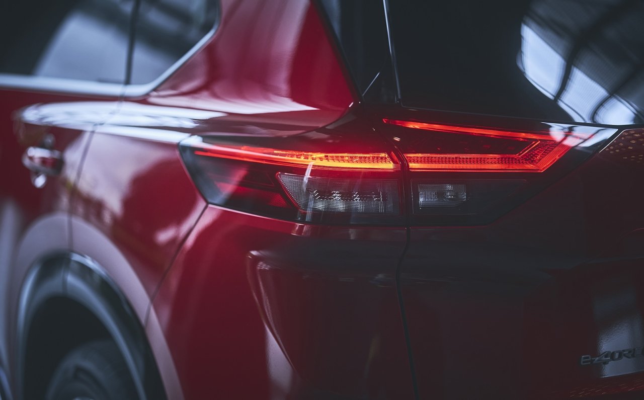 本物を知る2人が語る、エクストレイルという選択。タフネスとエレガンスを兼ね備えた本格SUVの真価