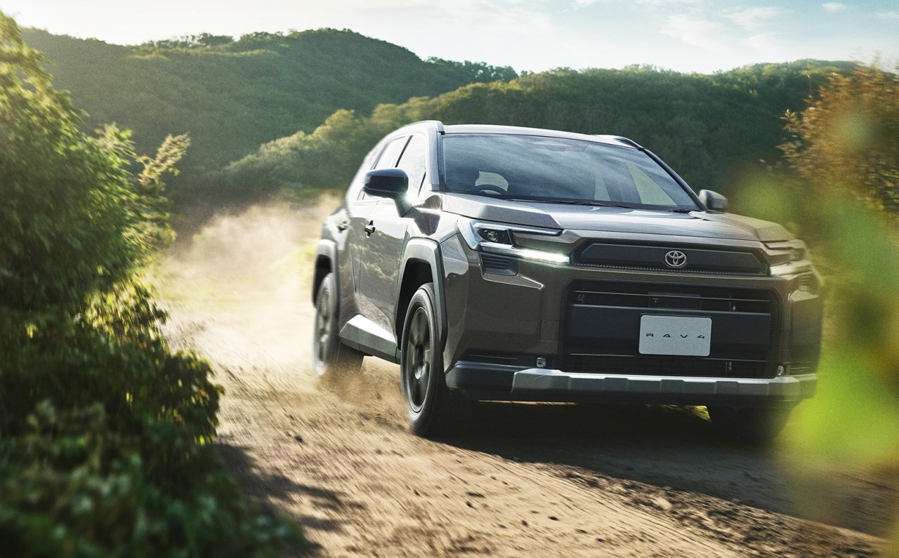 ハイブリッドモデルとなった新型RAV4が発売