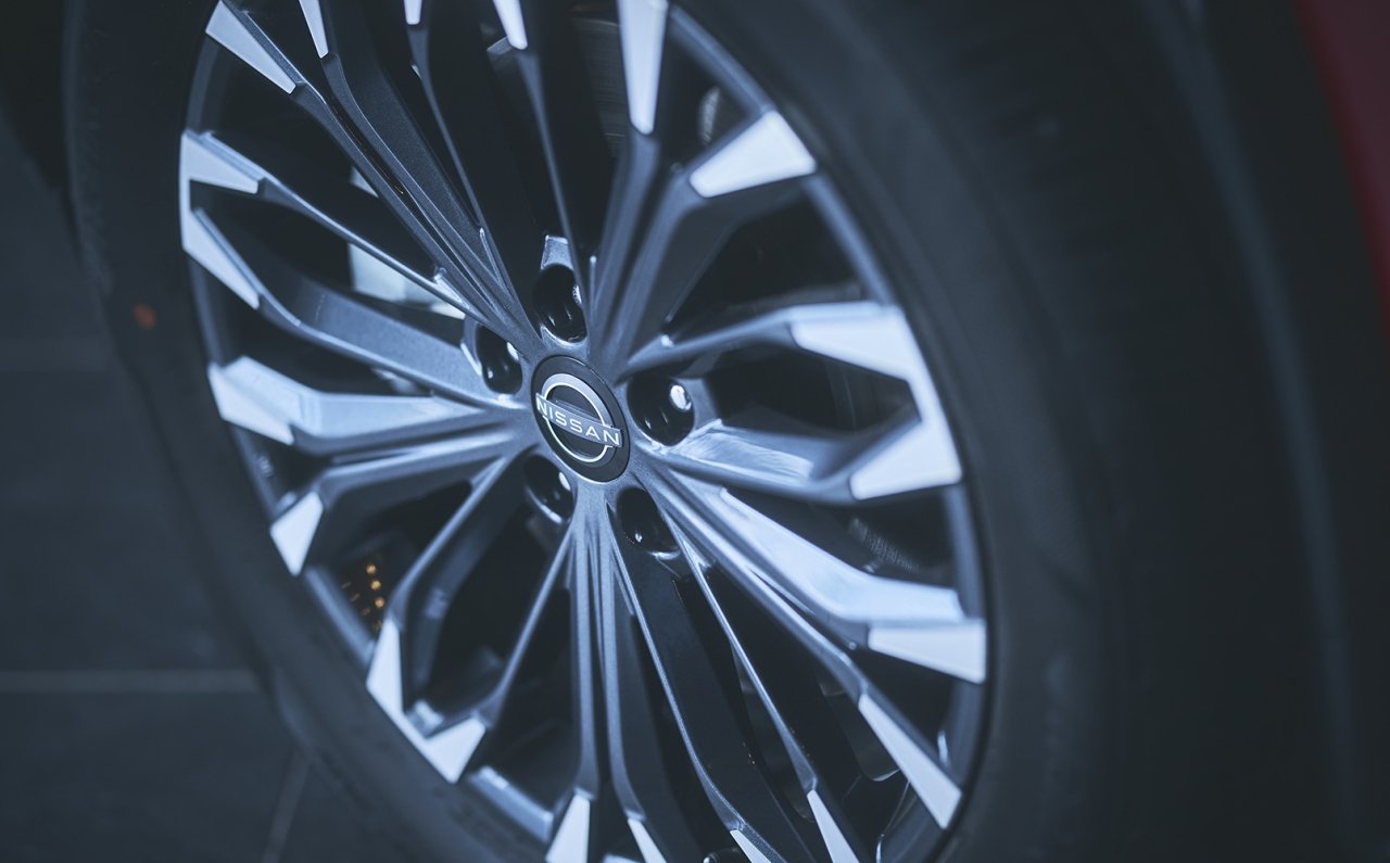 本物を知る2人が語る、エクストレイルという選択。タフネスとエレガンスを兼ね備えた本格SUVの真価