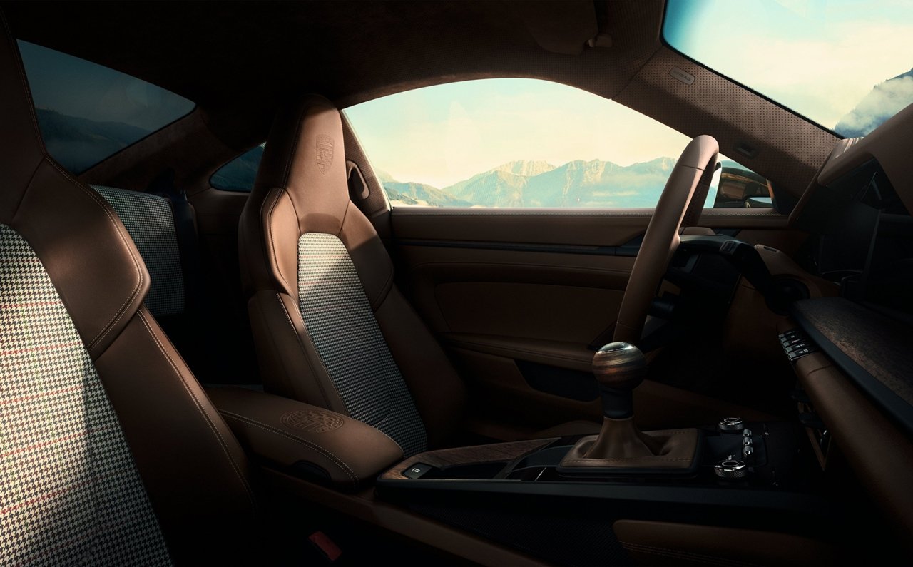 生誕90周年を迎えたF.A.ポルシェに敬意を表する90台限定のコレクターズカー