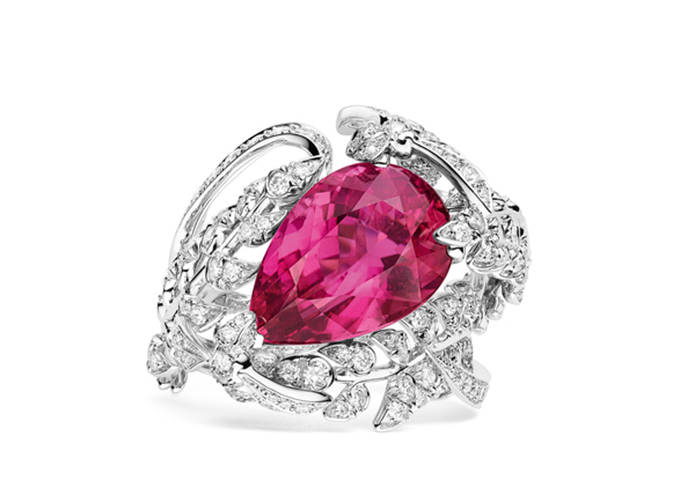 「エピ ドゥ ブレ」コレクション シュルプリーズ リング