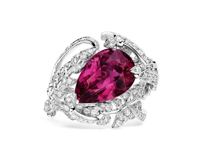 「エピ ドゥ ブレ」コレクション シュルプリーズ リング