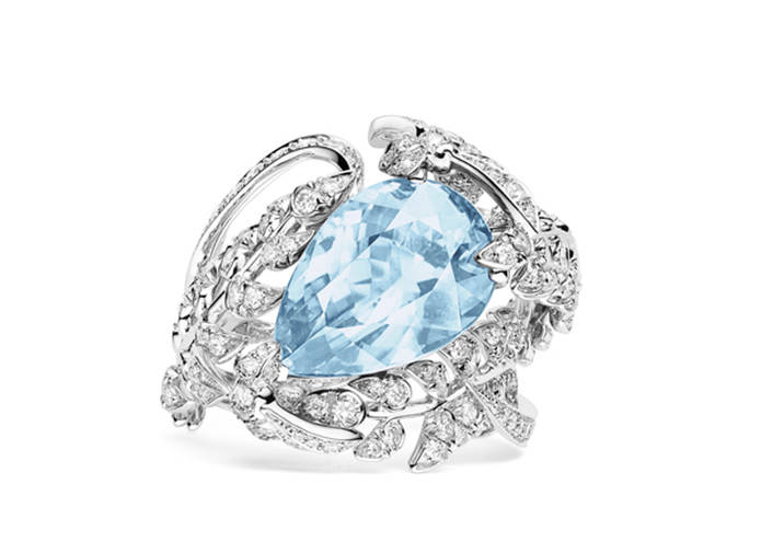 「エピ ドゥ ブレ」コレクション シュルプリーズ リング