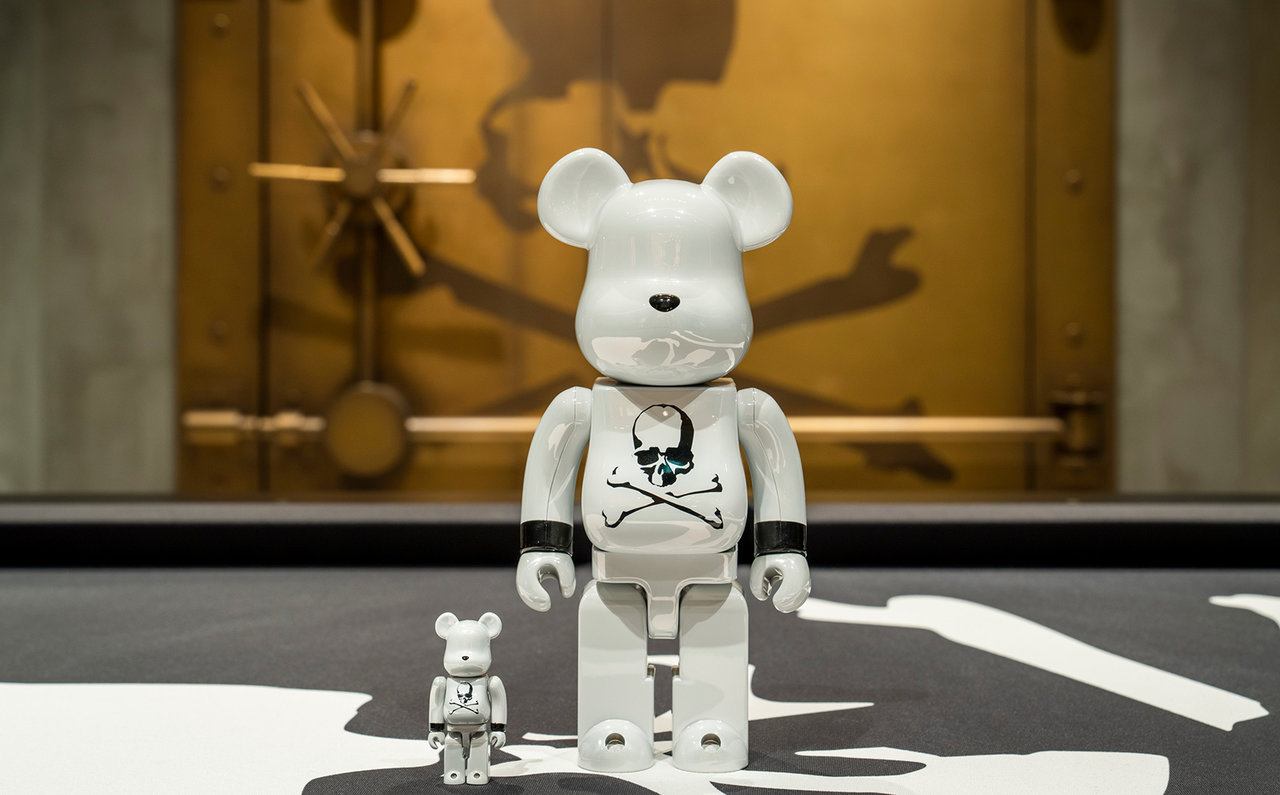 BE@RBRICK mastermind JAPAN WHITE CHROME Ver. 100％ & 400％