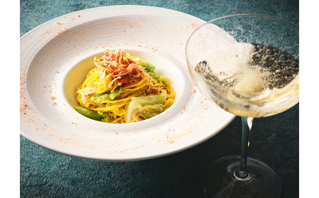 プリモピアットと旨味ビターズのシャンパーニュ カクテル